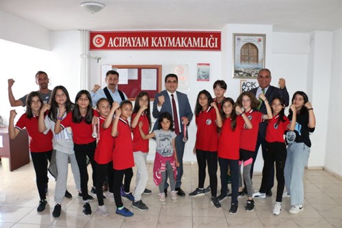Hokey Türkiye Şampiyonası İkincilerinden, Kaymakamımıza Ziyaret